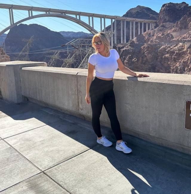 LOOKING FOR A CONNECTION AND EXPLORE FANTASIES - Image 3